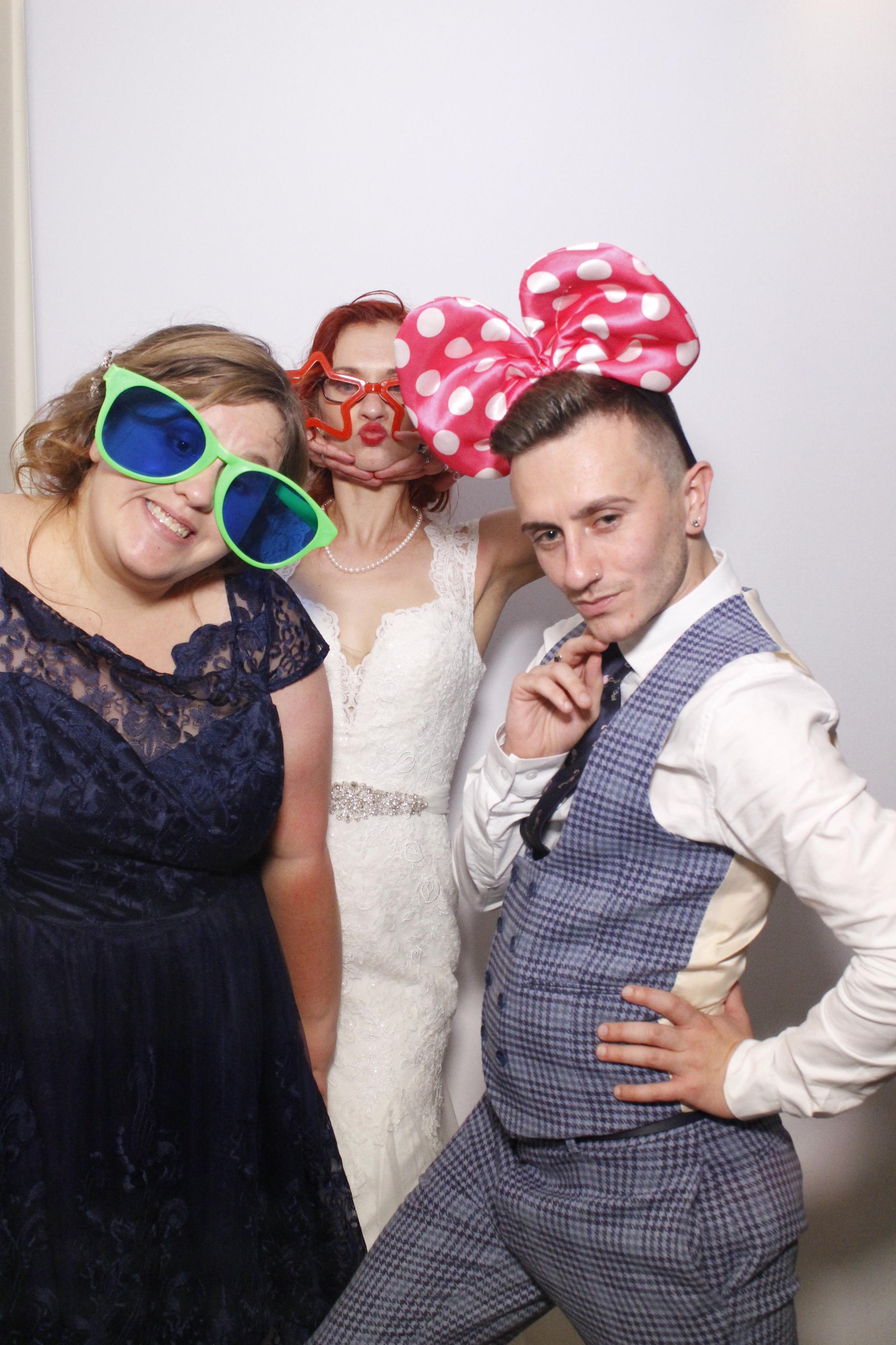 Luke & Emily's Wedding | View more photos from the event at gallery.myphotoboothexperience.co.uk/u/MyPhotoBoothExperienceLtd/Luke-Emilys-Wedding